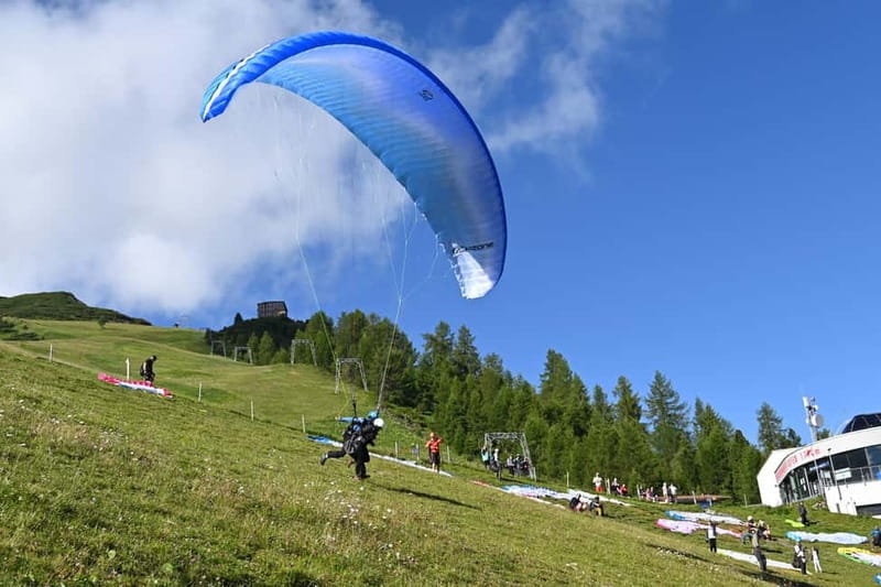 Innsbruck: Paragliding Adventure - Flying above Tyrol from Elfer