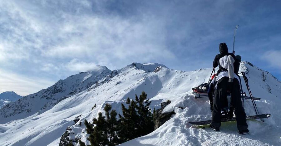 Innsbruck: Priv. Guided Snowy Mountain Hike /Snowshoe´s - Choosing between Hafelekar and Patscherkofel