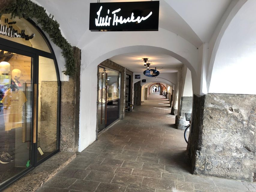 Innsbruck - "Welcome Tour" by Per Pedes. Guided City Tour. - Innsbruck Cathedral brings the tour indoors