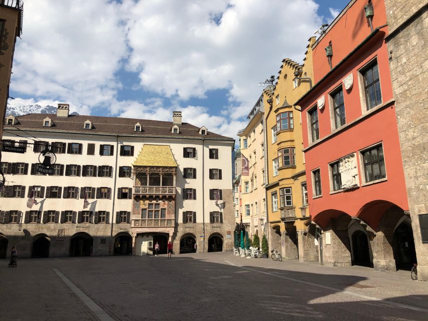 Innsbruck - "Welcome Tour" by Per Pedes. Guided City Tour. - Narrow lanes and the age of Maximilian I