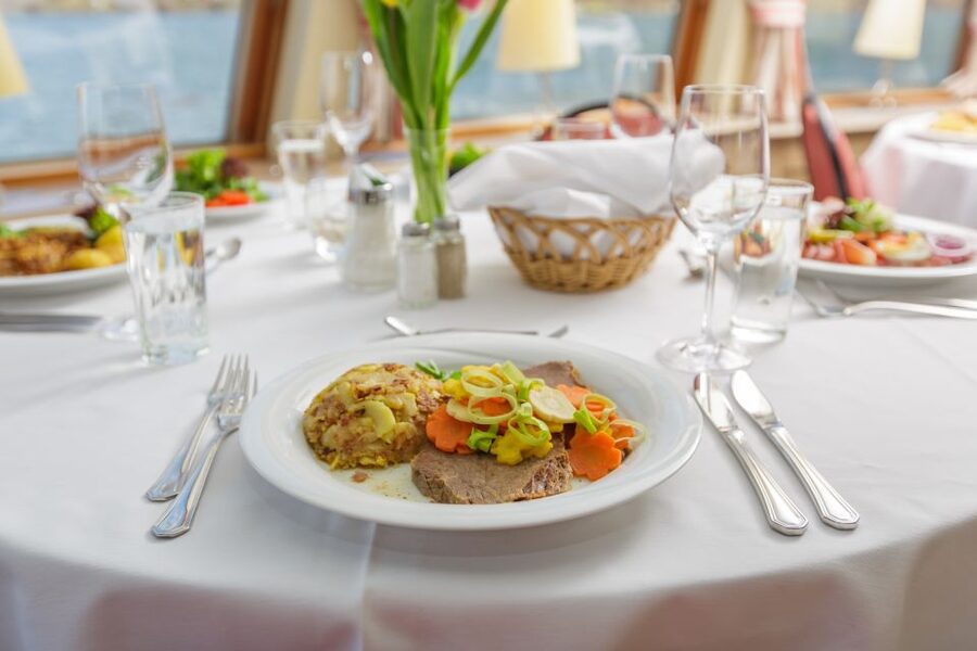 Krems: Wachau Valley River Cruise with 3-Course Meal - Lunch on Board: What the Three Courses Add