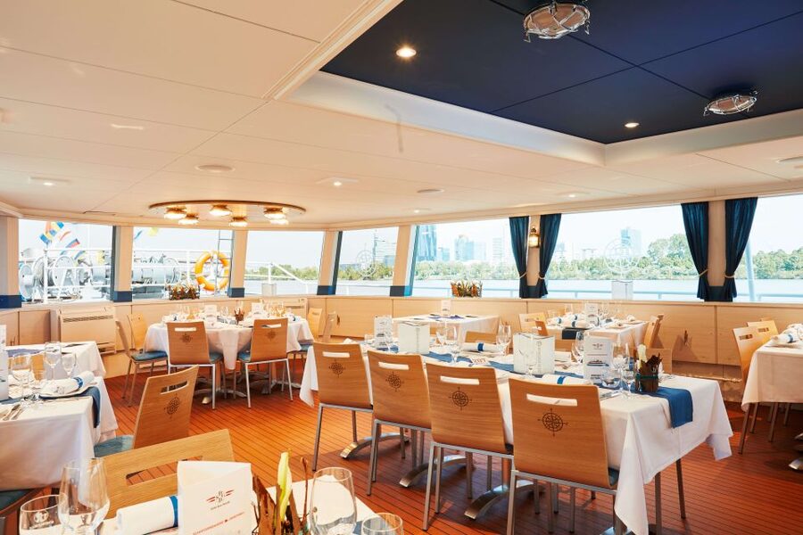 Krems: Wachau Valley River Cruise with 3-Course Meal - The Open Deck Versus the Indoor Lounge