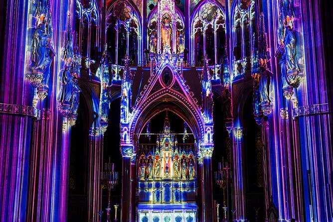 Light of Creation Votive Church - Entering the Votivkirche at Rooseveltplatz