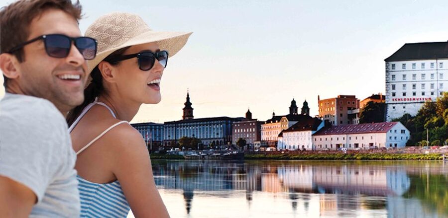 Linz: Harbor Cruise - Boarding the MS Linzerin