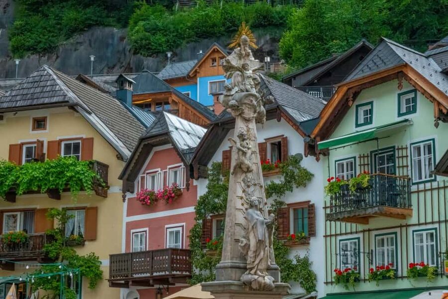 Majestic Walking Tour of Hallstatt - Pfarrkirche Mariä Himmelfahrt and Maria am Berg