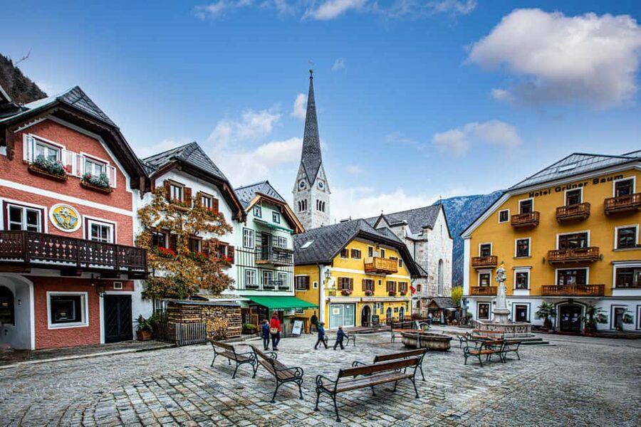 Majestic Walking Tour of Hallstatt - The Welterbemuseum from the outside