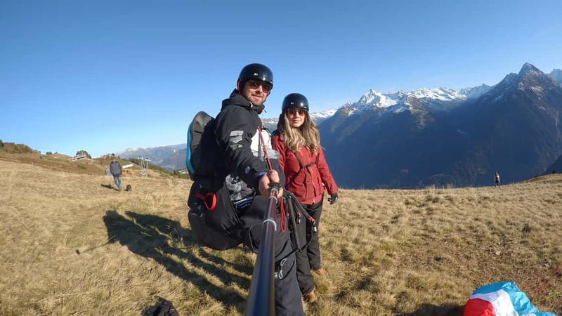 Mayrhofen: Private Paragliding Flight - All Levels - Freedom - The safety briefing and preparation