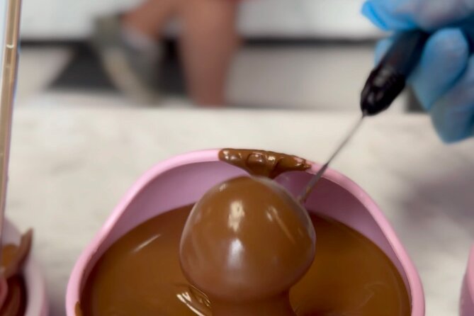 Mozart Kugel Workshop in Chocolate Museum Vienna "BO-YO" - Why the 24-chocolate souvenir changes the value