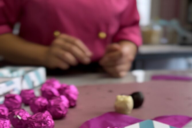 Mozart Kugel Workshop in Chocolate Museum Vienna "BO-YO" - Building the chocolate in four distinct layers