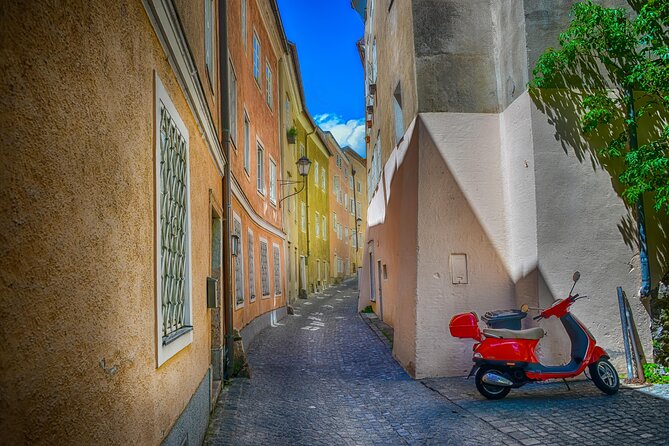 Mozart's Salzburg Exploration Game and Tour - A Mozart mystery instead of a standard walking tour