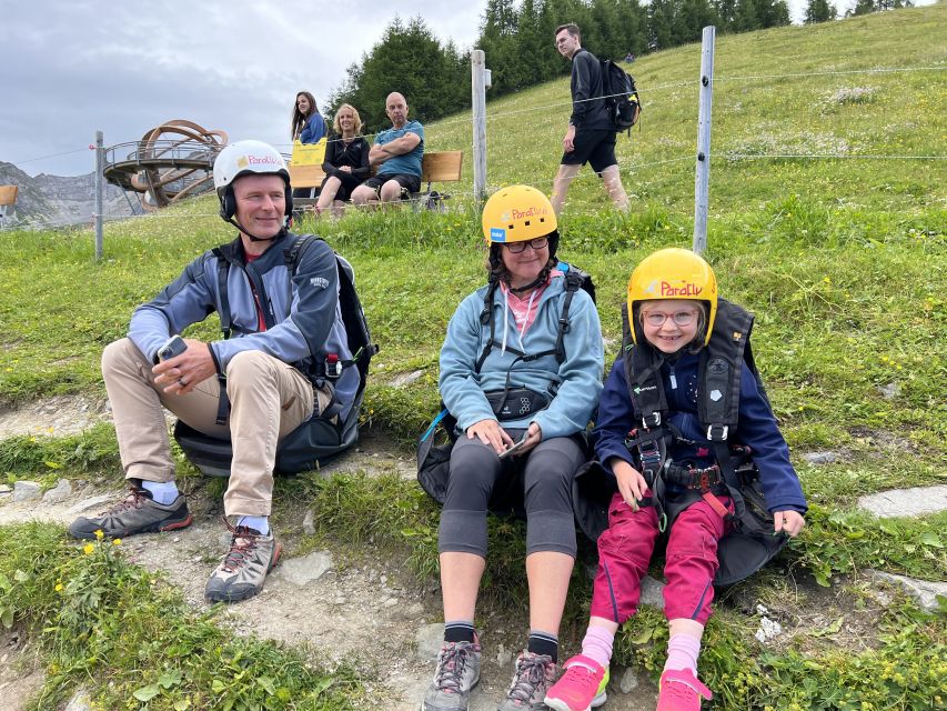 Neustift im Stubaital: Panoramic Tandem Paragliding Flight - Languages, flexibility, and practical details