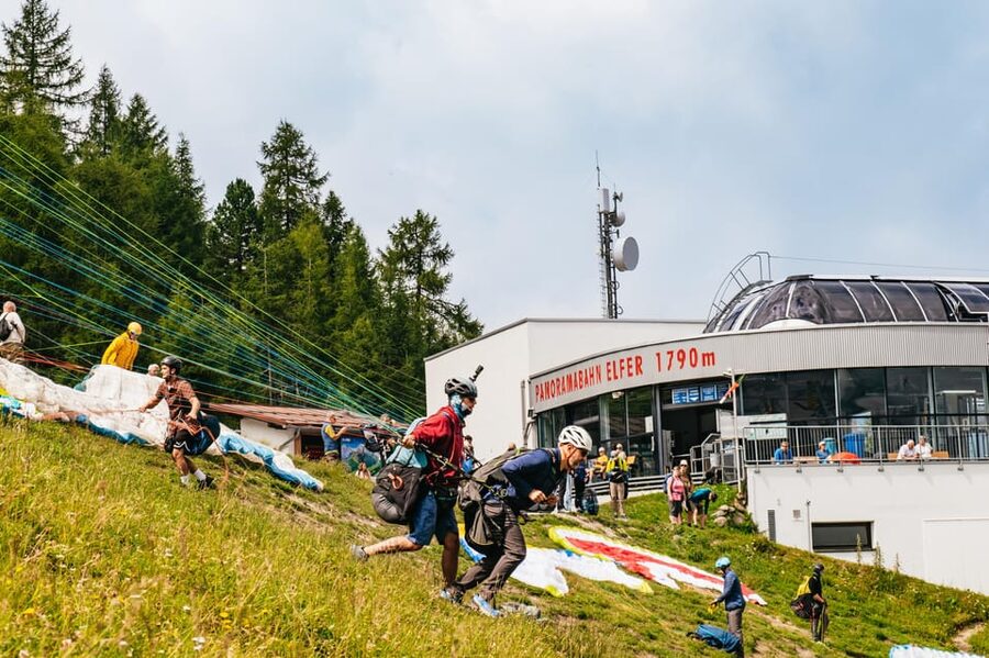 Neustift im Stubaital: Tandem Paragliding Flight - Who should book this flight?