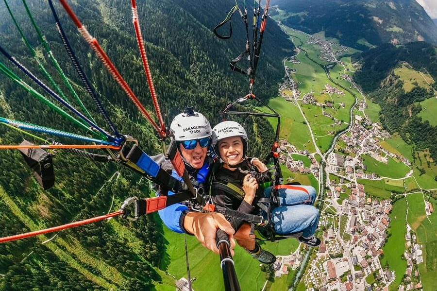 Neustift im Stubaital: Tandem Paragliding Flight - Preparing for the launch on the Elfer slope