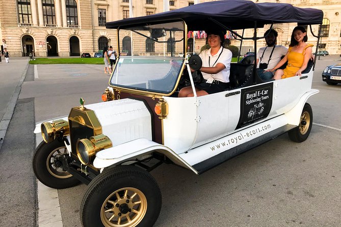 ( Night Tour ) With Private Guide + wine or prosecco - Why the private format helps