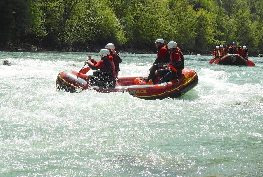 Ötztal: Action Whitewater Rafting at Imster Canyon - The group experience and the photo service