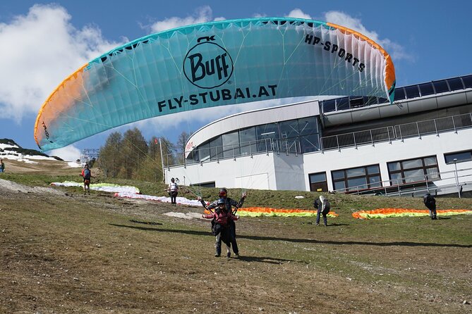 Paragliding in the morning - Who will enjoy this flight most