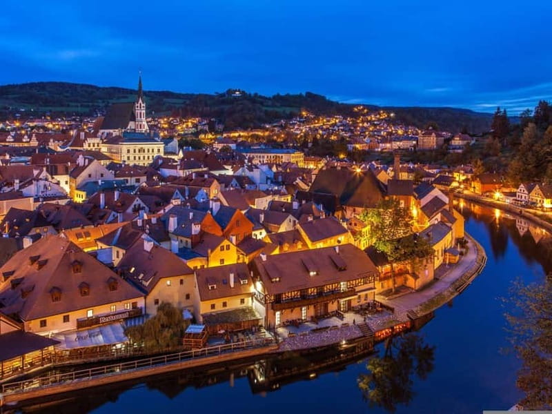 Prague: Transfer to Vienna via fabulous Cesky Krumlov - Key points at a glance