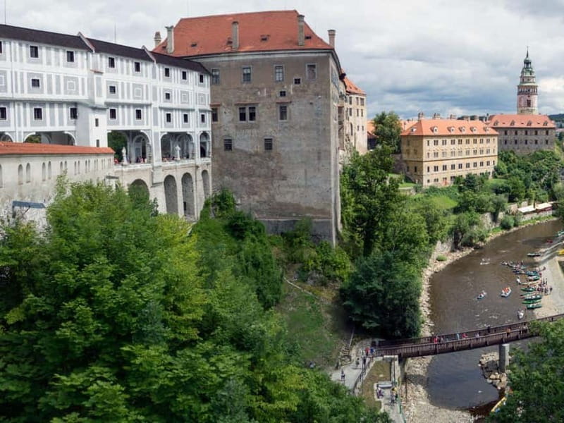 Prague: Transfer to Vienna via fabulous Cesky Krumlov - The road onward to Vienna