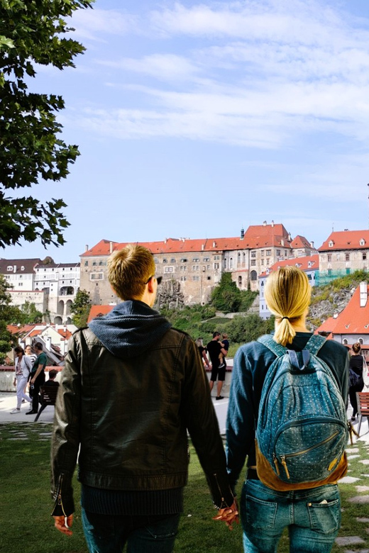Prague: Transfer to Vienna via fabulous Cesky Krumlov - Who should book this experience?