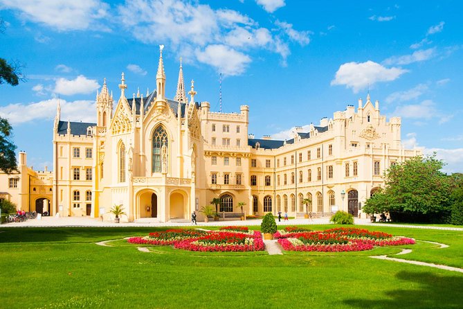 Prague-Vienna One-Way Sightseeing Day Tour - What the $326.53 price really buys