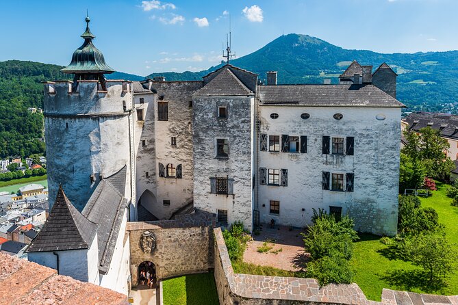 Private Austrian Food Tasting Tour in Salzburg's Old Town - The pastry shop and Salzburg’s sweet side