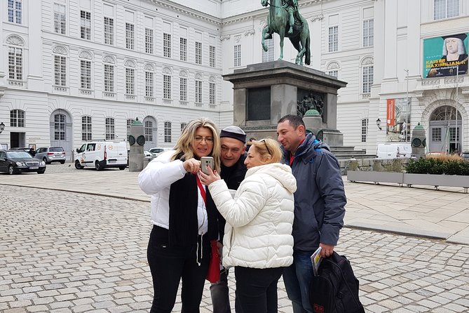 Private City Discovery walk - Historical Treasure hunt - Starting at Michaelerplatz with a phone in hand