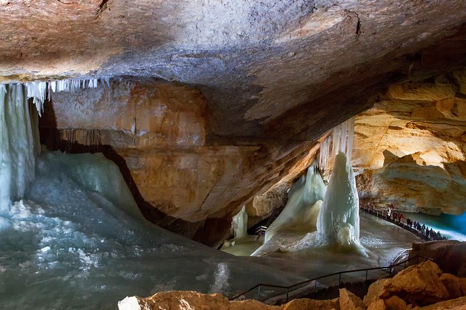 Private Custom Hallstatt & Lake District Tour - Ice caves and the need for warm clothing