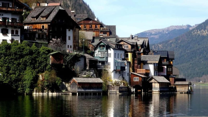 Private Day Highlight Tour of Hallstatt from Salzburg - Four and a half hours among Hallstatt’s lakefront streets