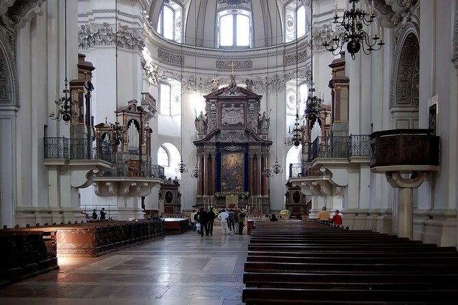 Private Day Tour to Salzburg Hallstatt and Melk from Vienna - Salzburg in a short independent visit