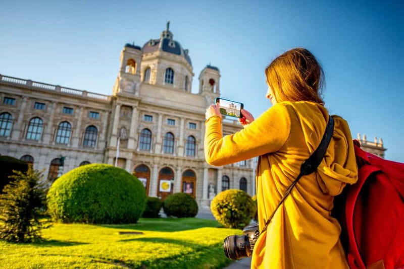 Private day trip: Budapest > Bratislava & Vienna, in English - Leaving Budapest for Bratislava