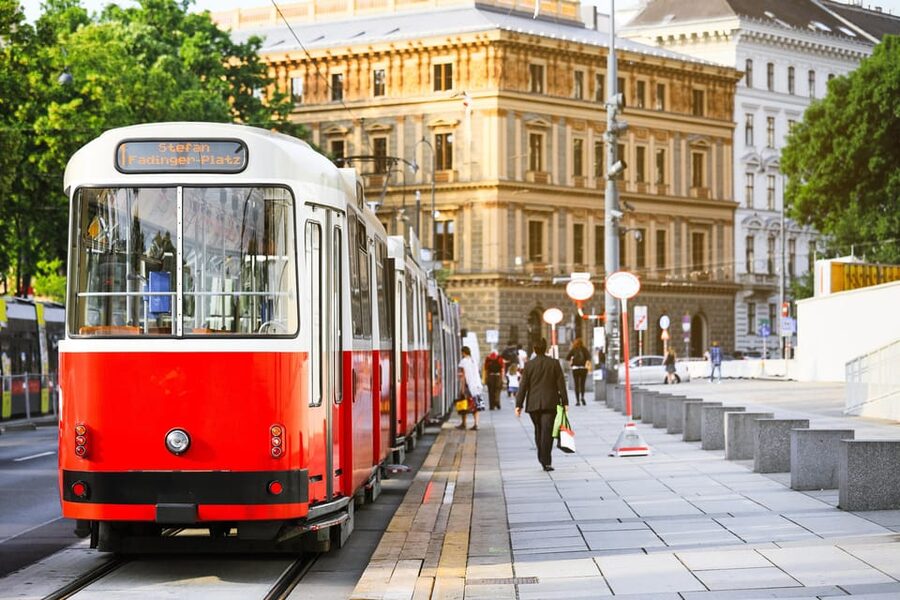 Private day trip from Budapest to Vienna and back - The Ringstrasse, opera, and a self-guided walk