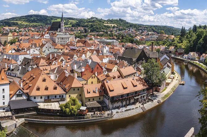 Private day trip from Linz to Cesky Krumlov and back - The castle park, theatre, and seasonal atmosphere