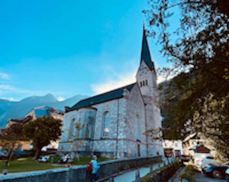 Private day trip from Salzburg to St. Gilgen & Hallstatt - Crowds, weather, and timing matter