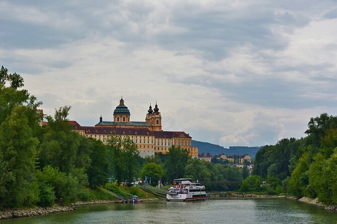 Private Full Day Trip to Hallstatt ,Salzburg and Melk from Vienna - Salzburg in four hours