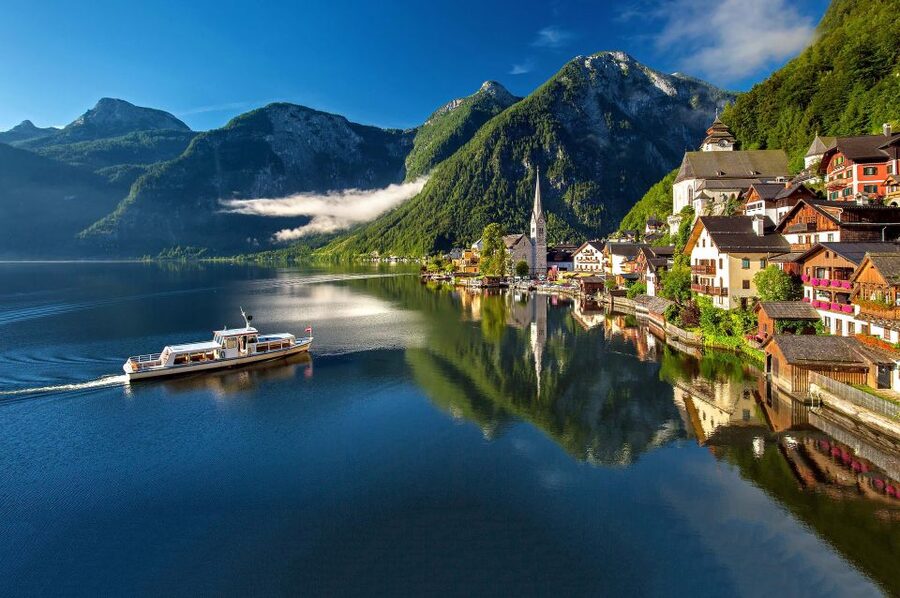Private Hallstatt Full-Day Tour - Schloss Fuschl and Lake Fuschl