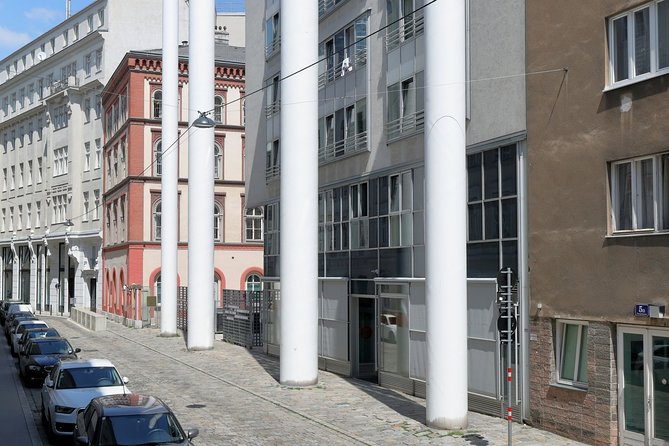 Private Jewish Vienna Walking Tour - How the private format affects the experience