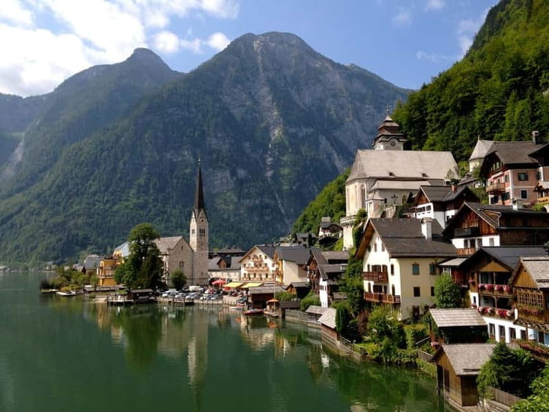 Private Melk Hallstatt, Salzburg tour from Vienna - The big question: can three destinations fit into 13 hours?