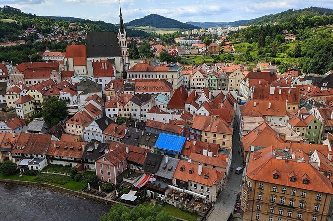 Private one way transfer from Cesky Krumlov to Vienna - A private van with useful space for luggage