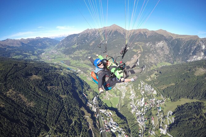 Private paragliding tandem flight in Fulseck - A few steps take you into the air