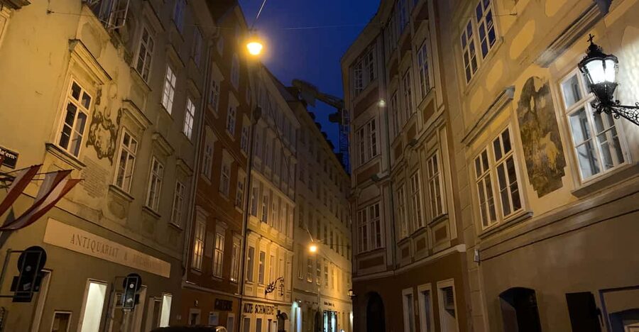 Private Spooky Vienna Tour - Catacombs, plague, and Augustin the bagpiper