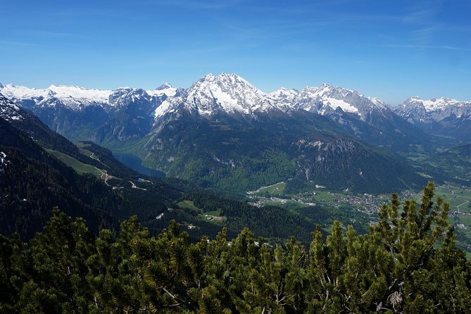 Private Tour: Eagle's Nest and Bavarian Alps Tour from Salzburg - Guides make or break the experience
