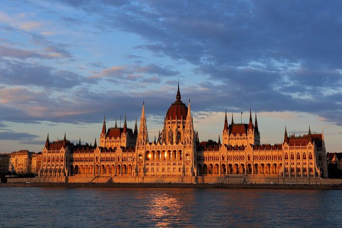 Private tour of Budapest with transfer from Vienna, Local Guide - Free time is useful, but it is not guided