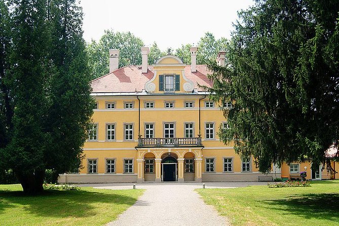 Private Tour The hills are alive: a tour to locations of the Sound of music film - Leopoldskron and the Von Trapp family home