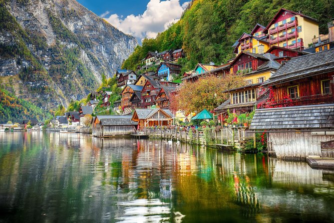 Private Tour to Hallstatt and Salzburg with Austrian Lunch - A traditional Austrian lunch beside the water