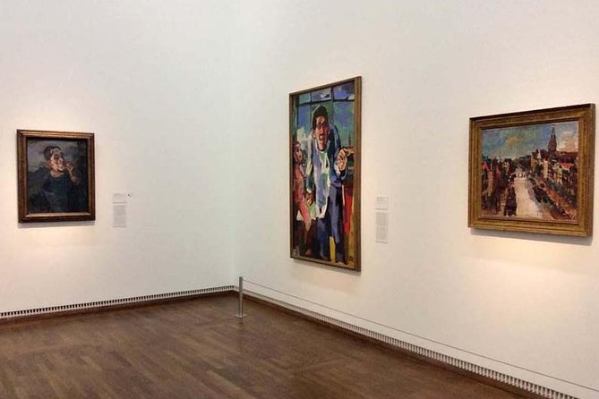 Private Tour with an Art Historian of the Leopold Museum: Gustav Klimt, Egon Schiele and Viennese Art Nouveau - Meeting Julia at the museum entrance