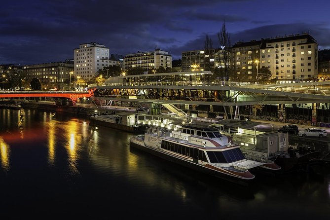 Private Transfer from Munich to Vienna with 2 hours for sightseeing - Planning the two-hour stop wisely