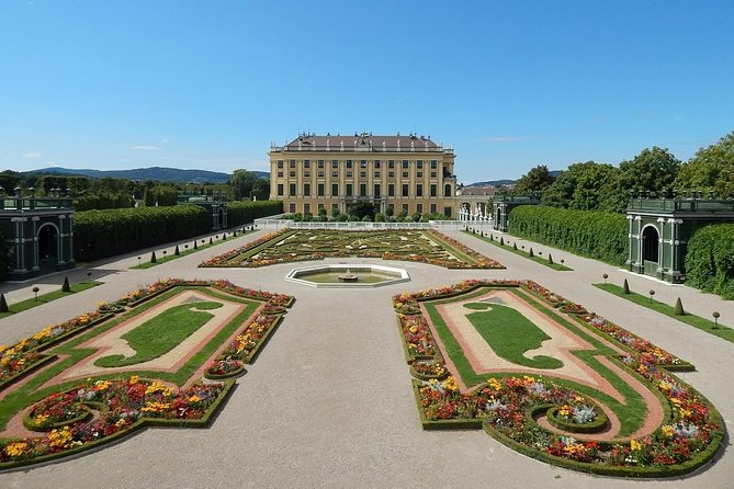 Private transfer from Salzburg to Vienna, 2 hours for sightseeing - Vehicle choices and comfort