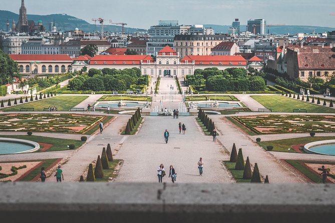 Private Transfer from Salzburg to Vienna: Door-to-door, English-speaking driver - A direct ride between Salzburg and Vienna