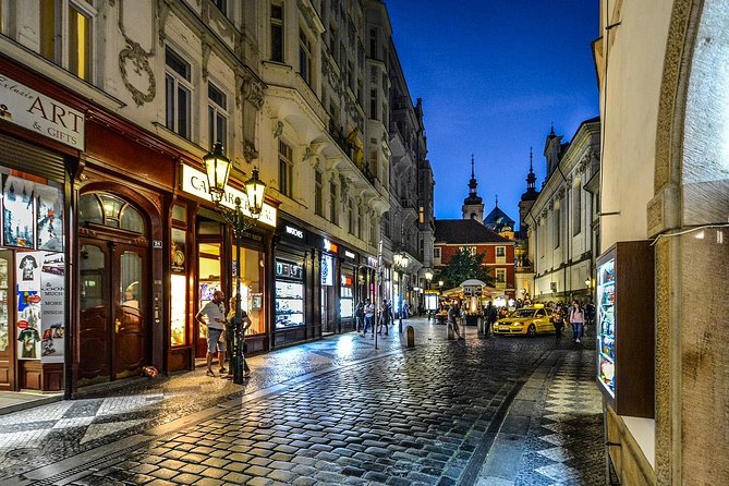 Private Transfer from Vienna to Prague, Hotel-to-hotel, English-speaking driver - Choosing the right vehicle for your party