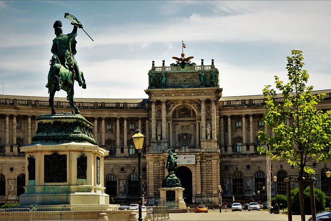 Private Vienna Highlights History Walk — WWII and Post War Vienna - Heldenplatz and the 1938 Anschluss